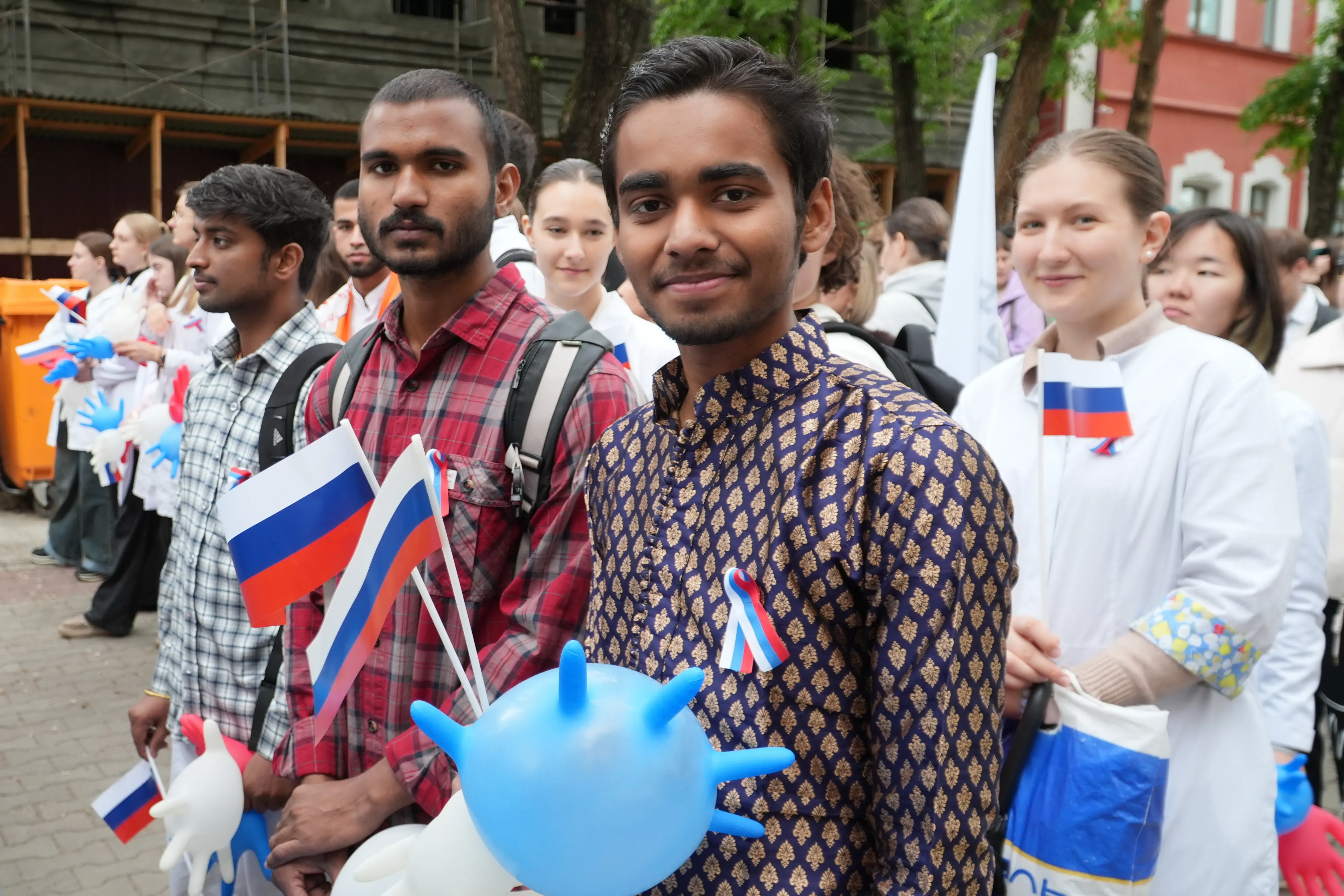 Amur GMA joins Blagoveshchensk anniversary procession with students, faculty, staff, and doctors