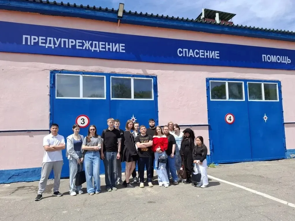 Fire department museum visit enhances safety training for second-year students at Amur State Medical Academy