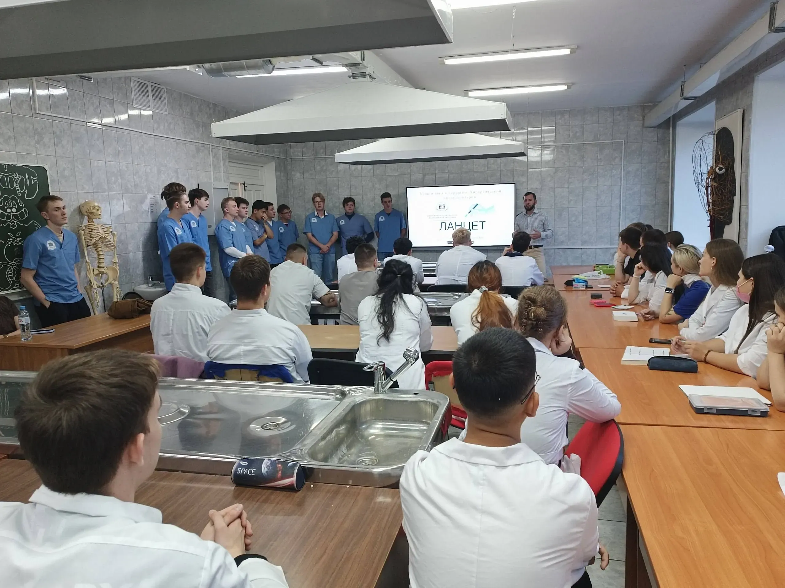 Lancet Surgical Club Hosts Hands-On Surgery Training Sessions