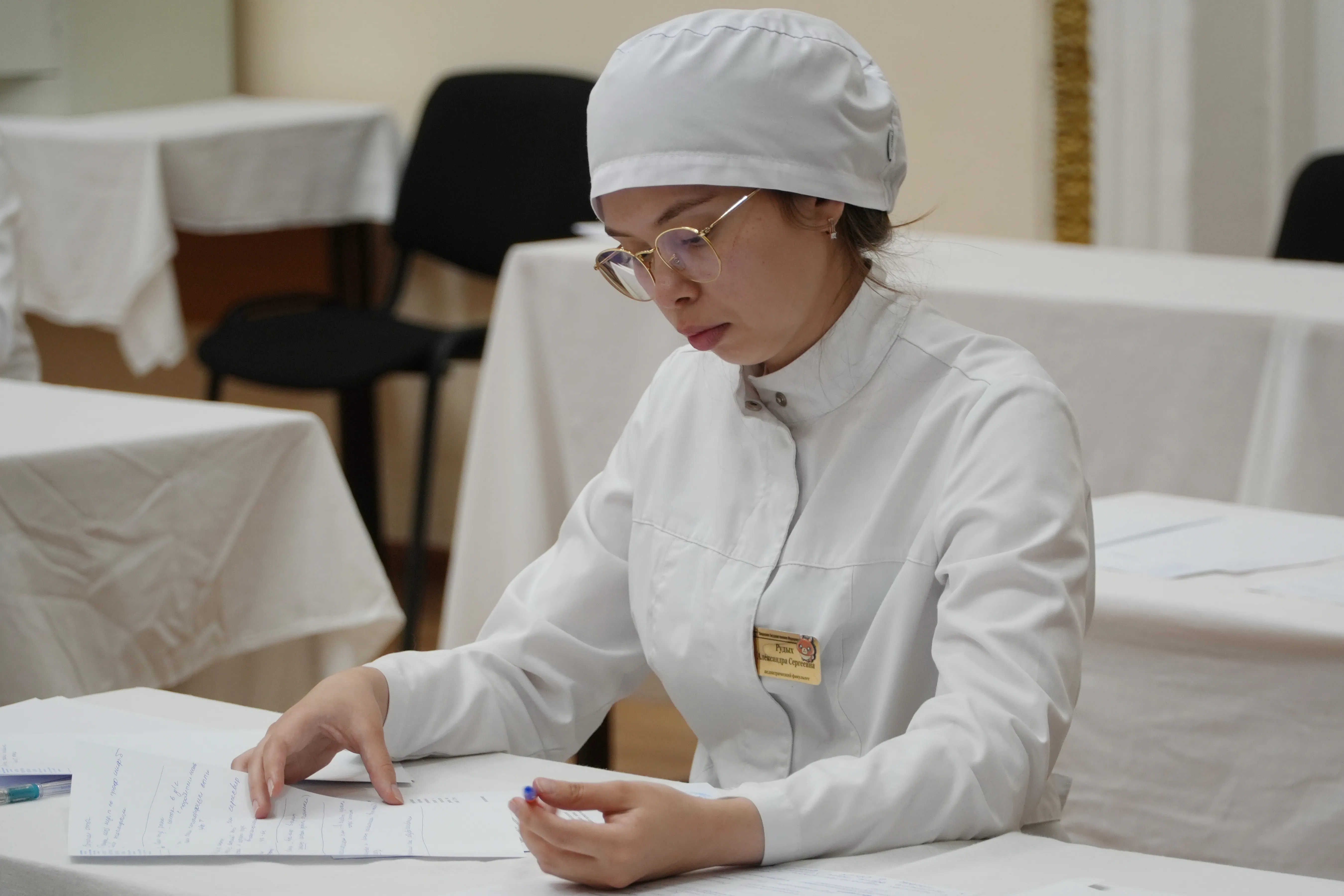 Medical graduates pursuing pediatric careers in Russia